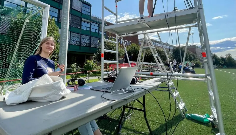 Journaliststudent Nora Johnsen er en av åtte nye fotballkommentatorer for Avisa Oslo. Journaliststudent Nora Johnsen er en av åtte nye fotballkommentatorer for Avisa Oslo.