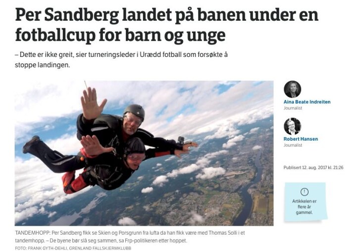 Jeg har alltid tenkt at det er noe halvveis over tandemhopp, men det er ikke min mening som teller her. Per Sandberg (lengst ned mot bakken) flyr over Telemark, og lander midt i en fotballturnering for barn før valget i 2017. Da han landet, raste debatten. Hva hadde han egentlig der å gjøre?
