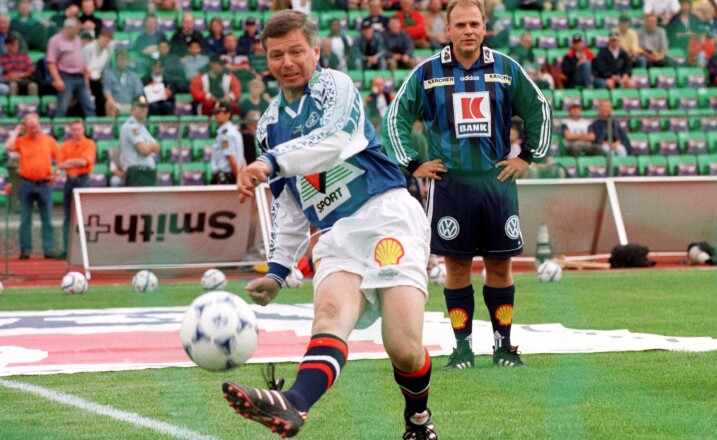 Kjell Magne Bondevik ble avbildet mye i Molde-drakt som statsminister.