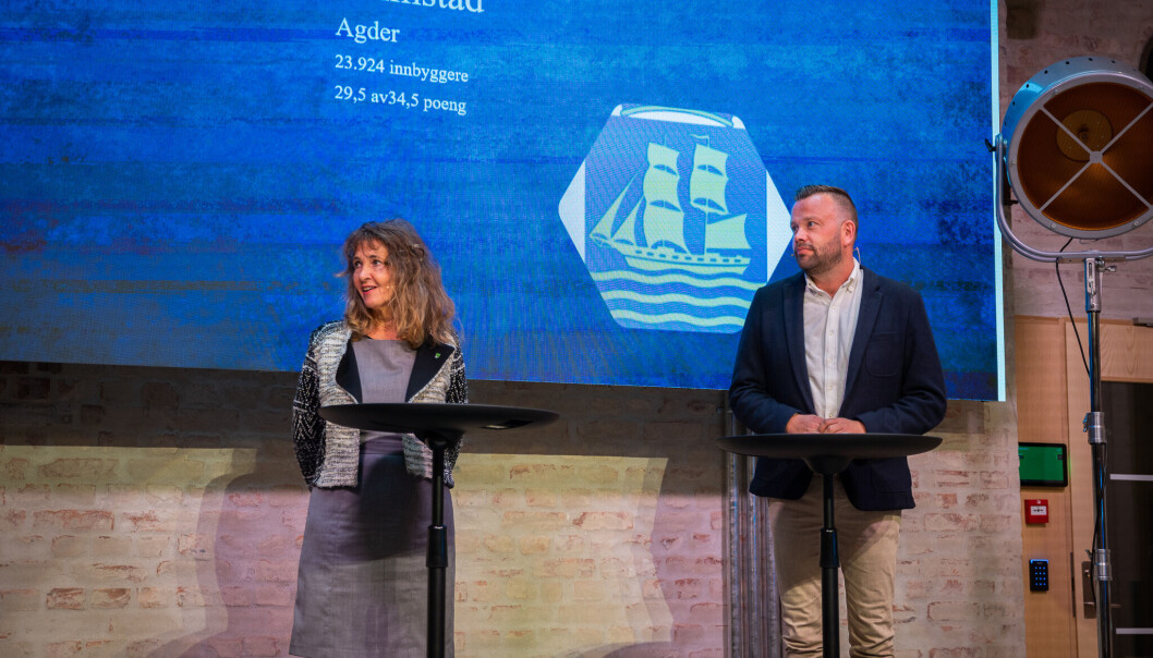 Representanter for Modalen og Grimstad fortalte under Åpenhetsseminaret om hvordan de har jobbet med innsyn Representanter for Modalen og Grimstad fortalte under Åpenhetsseminaret om hvordan de har jobbet med innsyn
