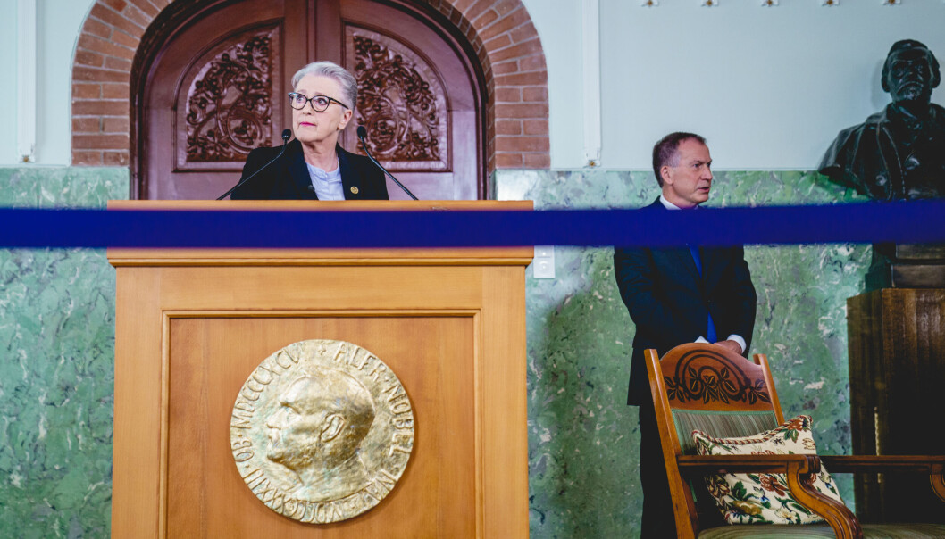 Berit Reiss-Andersen, leder av Nobelkomiteen, annonserte Verdens matvareprogram, som vinneren av Nobels Fredspris i fjor. Berit Reiss-Andersen, leder av Nobelkomiteen, annonserte Verdens matvareprogram, som vinneren av Nobels Fredspris i fjor.
