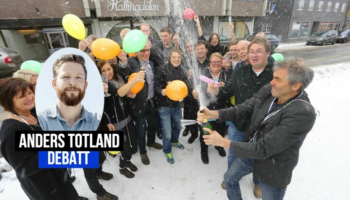 Anders Totland vil gi heder til lokaljournalistikken. Bildet er fra da Hallingdølen ble kåret til Årets beste lokalavis i Europa i 2013.