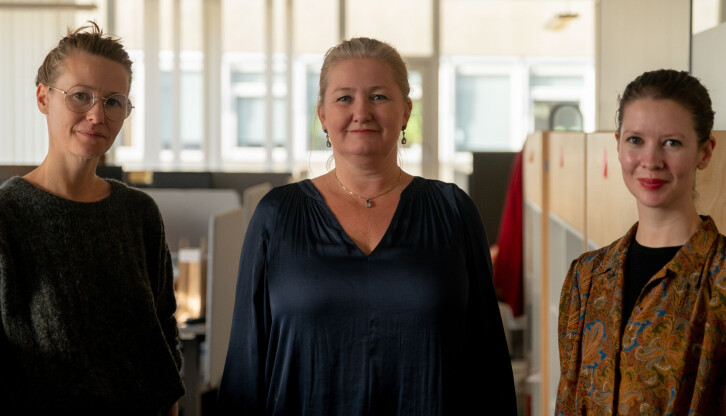 Morgenbladet satser på podkast. Her er podkastansvarlig Ida Pallin Bostadløkken, kulturredaktør Ane Farsethås og journalist Elise Dybvig avbildet.