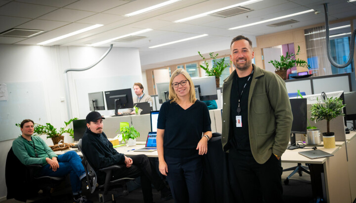 Kim Frydenlund Grane, Neno Mindjek, Christoffer Klem Seljeseth har sammen med sjefredaktør Trine Eilertsen og produktdirektør Karl Oskar Teien laget en ny Aftenposten-forside.