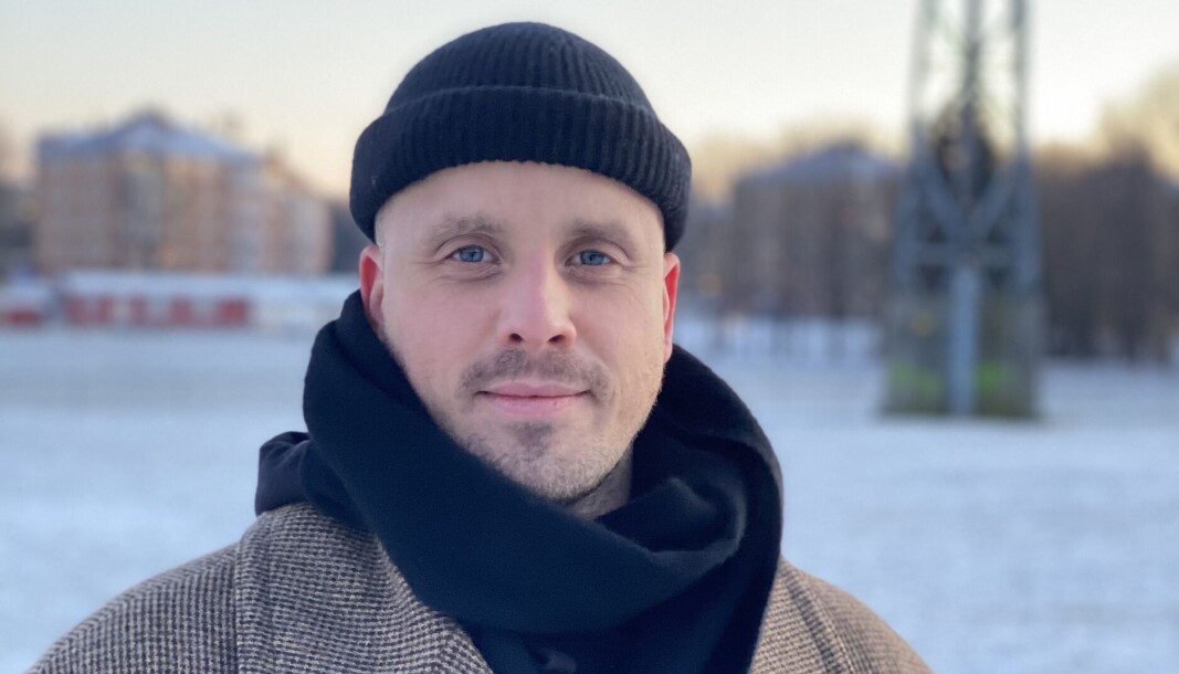 Knut-Erik Lindblad skal jobbe for Helgemorgen i NRK Troms og Finnmark det neste året. Knut-Erik Lindblad skal jobbe for Helgemorgen i NRK Troms og Finnmark det neste året.