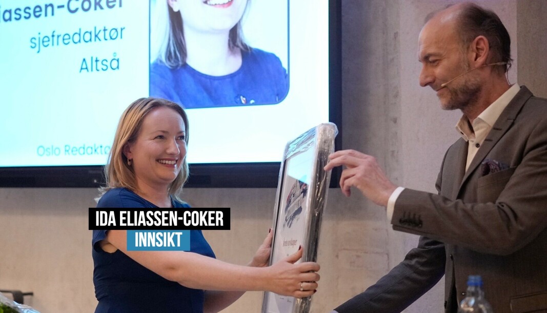 I juni fikk Ida Eliassen-Coker i Altså prisen «Årets nyskaper». Prisen utdeles av Knut Olav Åmås. I juni fikk Ida Eliassen-Coker i Altså prisen «Årets nyskaper». Prisen utdeles av Knut Olav Åmås.