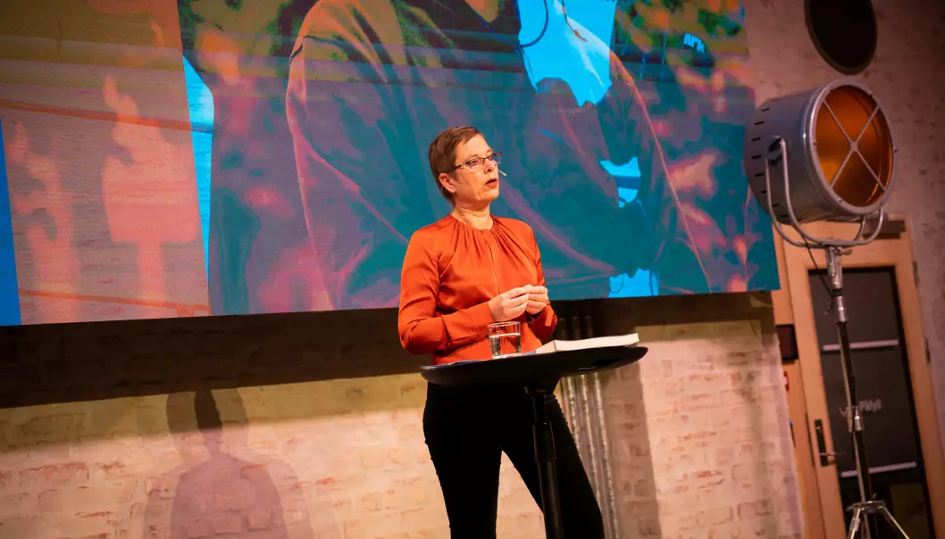 Administrerende direktør i Medietilsynet, Mari Velsand, la frem NRK-rapporten på Pressens Hus