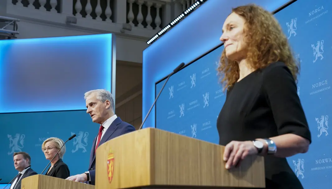 Assisterende helsedirektør Espen Rostrup Nakstad, helse- og omsorgsminister Ingvild Kjerkol, statsminister Jonas Gahr Støre og FHI-direktør Camilla Stoltenberg under en av mange pressekonferanse om koronasituasjonen. Assisterende helsedirektør Espen Rostrup Nakstad, helse- og omsorgsminister Ingvild Kjerkol, statsminister Jonas Gahr Støre og FHI-direktør Camilla Stoltenberg under en av mange pressekonferanse om koronasituasjonen.