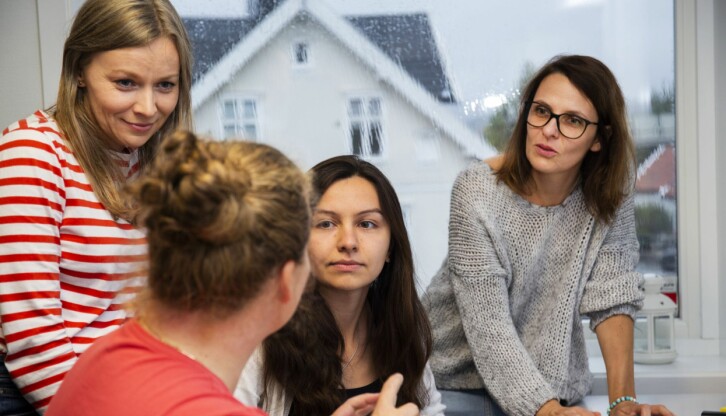 Joanna Łukasik som skriver i avisen, gjøre språkvask og oversetter, Annamaria Podkólińska som skriver i avisen, Katarzyna Karp og Sylwia Balawender.