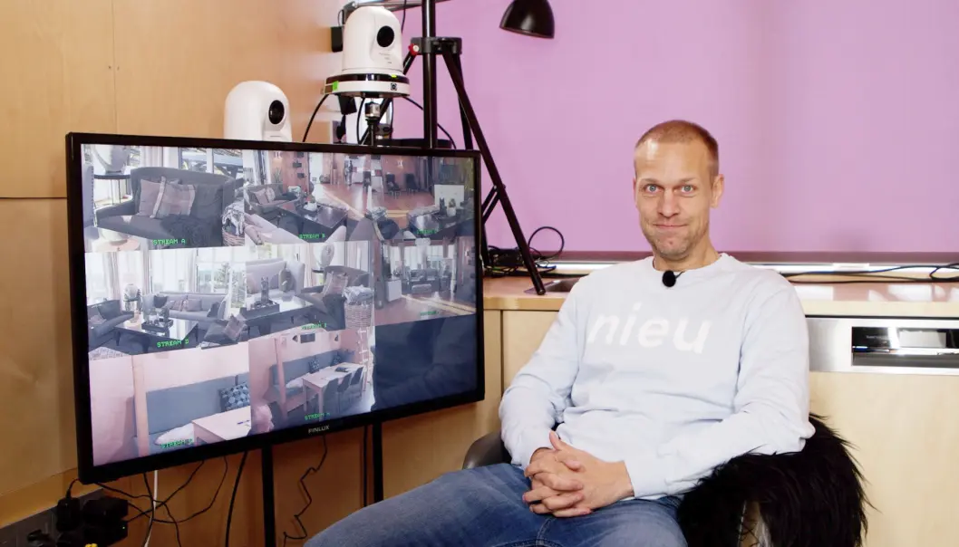 Mads Hansen låste 12 komikere inn i en hytta og lot de prøve å få hverandre til å le. Det skapte gode VGTV+-tall. Mads Hansen låste 12 komikere inn i en hytta og lot de prøve å få hverandre til å le. Det skapte gode VGTV+-tall.