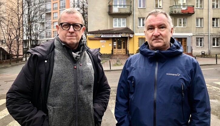 Finn E. Våga og journalist Arild Inge Olsson dekker krigen i Ukraina fra byen Lviv.