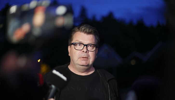 Kristiansand 20210602. Viggo Kristiansens støttespiller Terje Helland snakker med pressen etter at Viggo Kristiansen kommer hjem til Kristiansand.