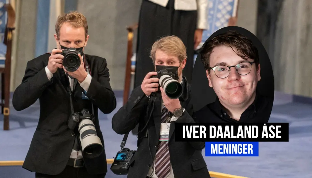 To tilfeldige fotografer under utdelingen av Nobels fredspris. To tilfeldige fotografer under utdelingen av Nobels fredspris.