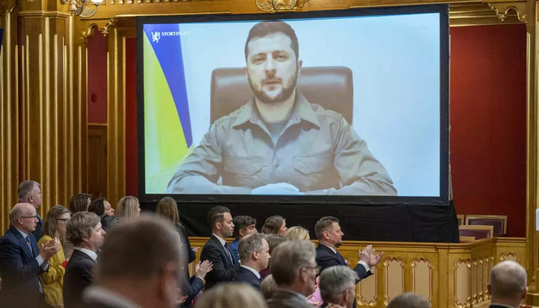 Ukrainas president Volodymyr Zelenskyj taler til Stortinget.
