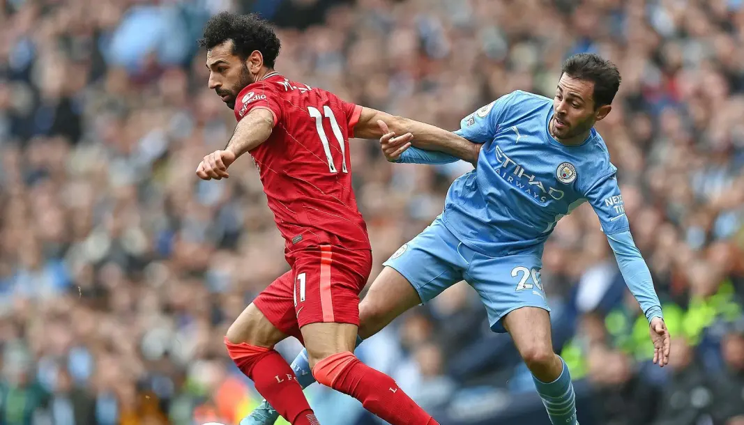 Liverpools Mohamed Salah (til venstre) og Manchester Citys Bernardo Silva blir å se på Viaplay til høsten. Liverpools Mohamed Salah (til venstre) og Manchester Citys Bernardo Silva blir å se på Viaplay til høsten.