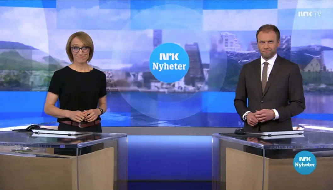 Ingerid Stenvold og Atle Bjurstrøm ledet Dagsrevyen i forrige uke - med ny vignett og lyssetting. Ingerid Stenvold og Atle Bjurstrøm ledet Dagsrevyen i forrige uke - med ny vignett og lyssetting.