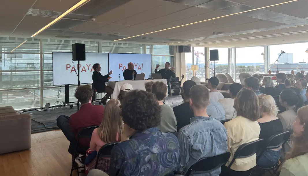 Bjarte Tjøstheim (fra venstre), Steinar Sagen og Tore Sagen i Papaya holdt show og spilte inn livepod for fansen hos Schibsted denne uken. Bjarte Tjøstheim (fra venstre), Steinar Sagen og Tore Sagen i Papaya holdt show og spilte inn livepod for fansen hos Schibsted denne uken.