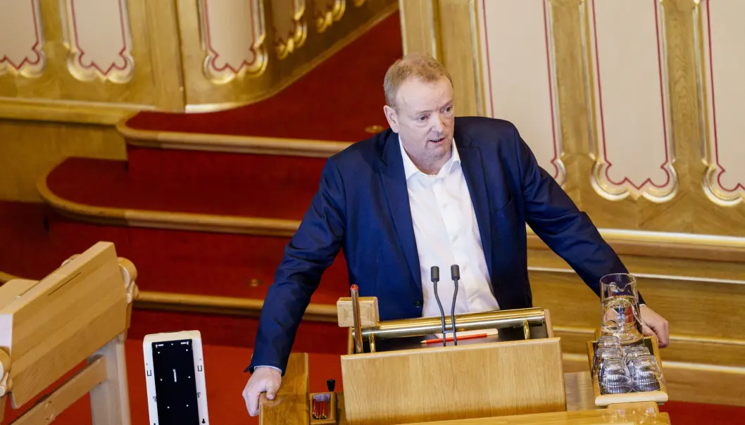Terje Halleland (FrP) under den muntlige spørretimen på Stortinget. Terje Halleland (FrP) under den muntlige spørretimen på Stortinget.