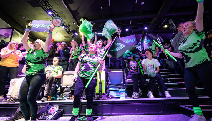 Vinnerlaget 777 Esports hadde med seg en stor supportergjeng til kampen.