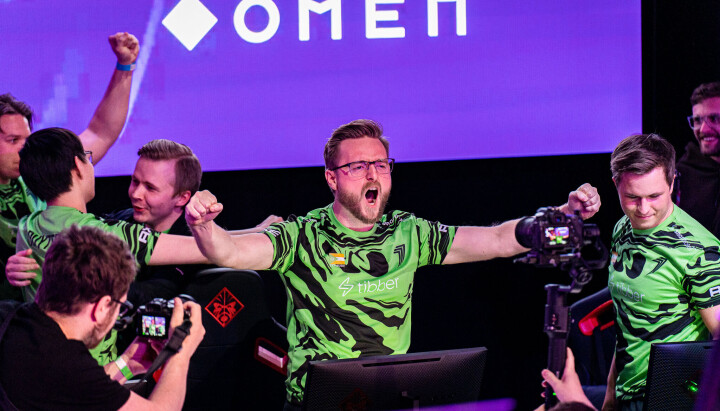 777 Esports, med kaptein Kristian «Akez» Kornbakk i midten, stakk av med seieren under Telialigaens finale i CS GO.