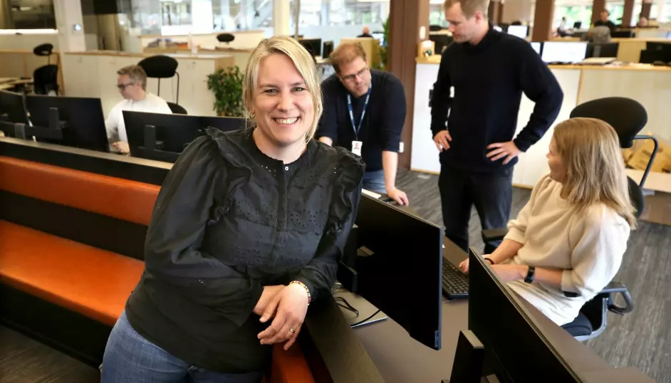 Sjefredaktør i Budstikka, Karianne Steinsland, er spent på hva overgangen vil gi avisen.