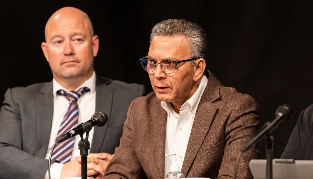 Akhtar Chaudry er kritisk til at NRK stenger kommentarfelt på Facebook. Akhtar Chaudry er kritisk til at NRK stenger kommentarfelt på Facebook.