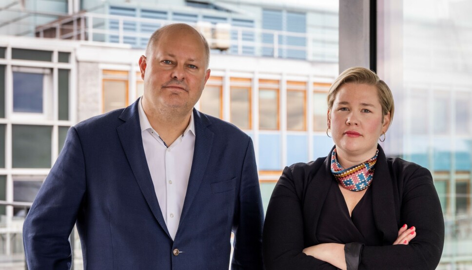 Marte Ingul (til høyre), konserndirektør for samfunns- og myndighetskontakt og styremedlem i News Media Innsamlingsstiftelse, og Thomas Mattson, seniorrådgiver i Bonnier News og tidligere sjefredaktør i Expressen. Marte Ingul (til høyre), konserndirektør for samfunns- og myndighetskontakt og styremedlem i News Media Innsamlingsstiftelse, og Thomas Mattson, seniorrådgiver i Bonnier News og tidligere sjefredaktør i Expressen.