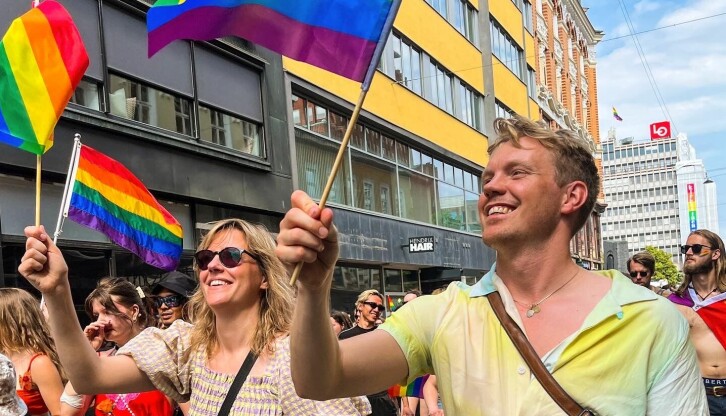 Martin Holmen og hans venninne Frida Homlund under feiring av Pride.