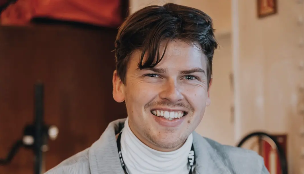 Simen Hunding Strømme begynner i TV2.no Nyheter 22. august. Simen Hunding Strømme begynner i TV2.no Nyheter 22. august.