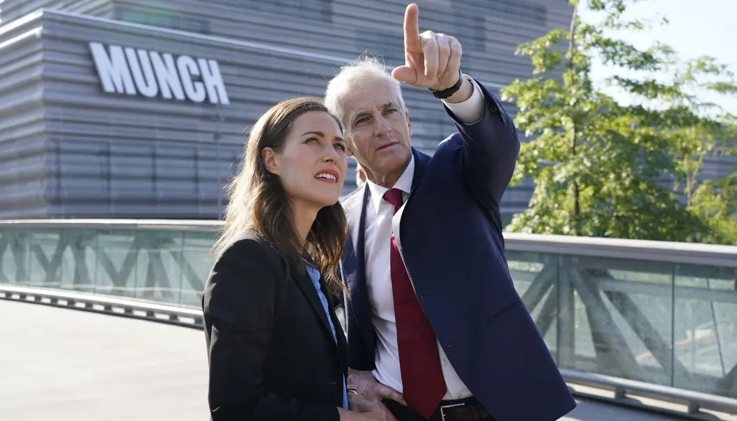 Statsminister Jonas Gahr Støre (til høyre) mener kritikken mot sin finske kollega Sanna Marin er urimelig. Her er de to avbildet i Bjørvika i Oslo under nordisk statsministermøte tidligere i år. Statsminister Jonas Gahr Støre (til høyre) mener kritikken mot sin finske kollega Sanna Marin er urimelig. Her er de to avbildet i Bjørvika i Oslo under nordisk statsministermøte tidligere i år.