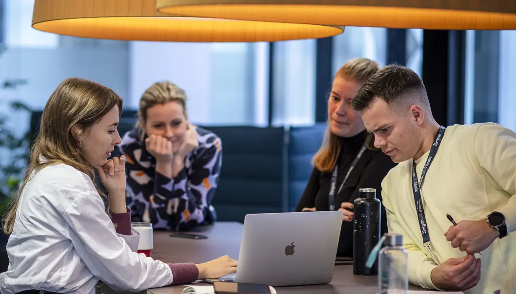 Bergen, 2020. Bergens Tidende sitt «Prosjekt Emma og Mathias». Fra venstre: Karoline Risnes, Jannica Luoto Hanne Louise Åkernes, Hanne Eskeland, Johannes Steen Bergen, 2020. Bergens Tidende sitt «Prosjekt Emma og Mathias». Fra venstre: Karoline Risnes, Jannica Luoto Hanne Louise Åkernes, Hanne Eskeland, Johannes Steen