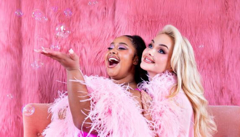 Fetisha Williams og Sophie Elise Isachsen skal snakke om det jentegjengen er opptatt av i NRK Radio sin nye podkast. Fetisha Williams og Sophie Elise Isachsen skal snakke om det jentegjengen er opptatt av i NRK Radio sin nye podkast.