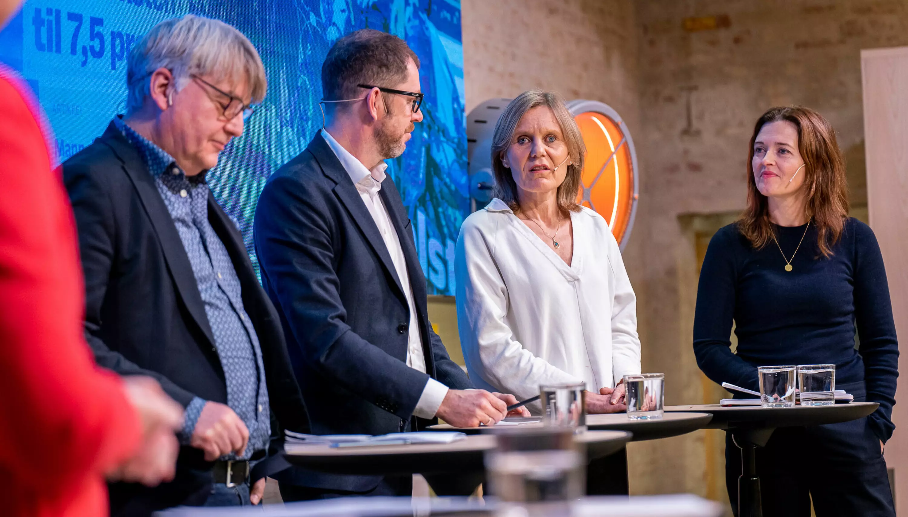 Erik Sønstelie, Bjørn Kristoffer Bore, Helje Solberg og Tora Bakke Håndlykken i debatt på Pressens Hus.
