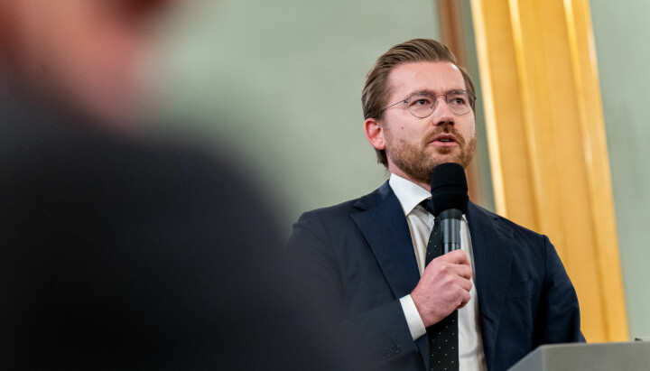 Sveinung Rotevatn, nestleder i Venstre, har forståelse for at lokalavisene ikke vil dekke besøkene av rikspolitikerne.