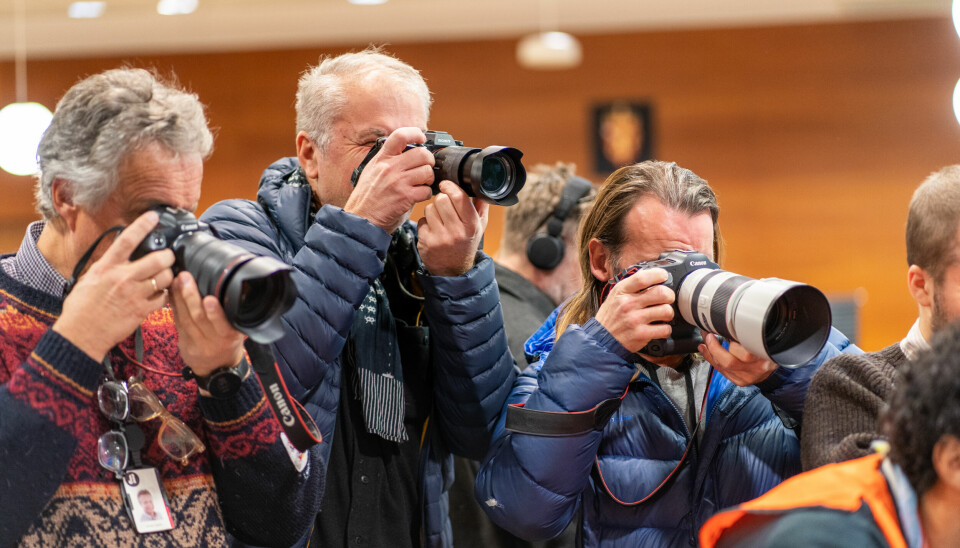 Pressefotografer før rettssalen ble satt i gjenåpningssaken til Viggo Kristiansen.
