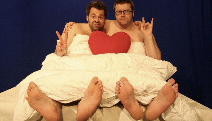 I 2005 hadde duoen programmet «Til sengs for fred - Bed in med Are og Odin», hvor de tilbrakte 24 timer i en hotellseng og hadde sendinger på NRK P3 og NRK2.