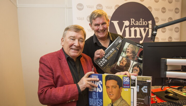 Leif-Erik Forberg (t.h), her sammen med medprogramleder Vidar Lønn-Arnesen under åpningen av Radio Vinyl i 2017.
