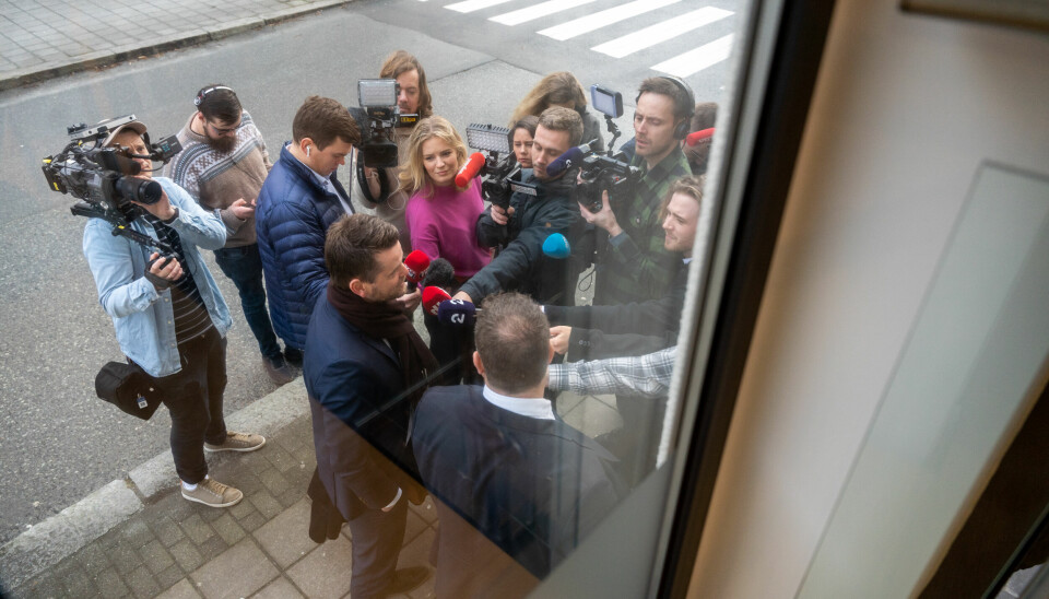 Forsvarerne Stian Kristiansen og Stian Bråstein møtte pressekorpset utenfor rettslokalet i Haugesund før dommen ble lest opp