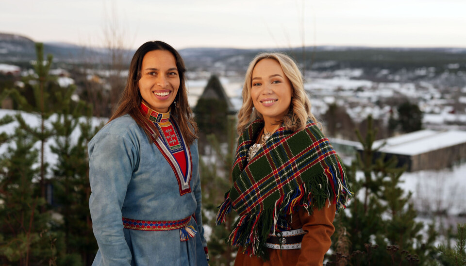 Naima Khan Nergård og Agnete Saba skal lede festsendingen på NRK mandag kveld. Naima Khan Nergård og Agnete Saba skal lede festsendingen på NRK mandag kveld.