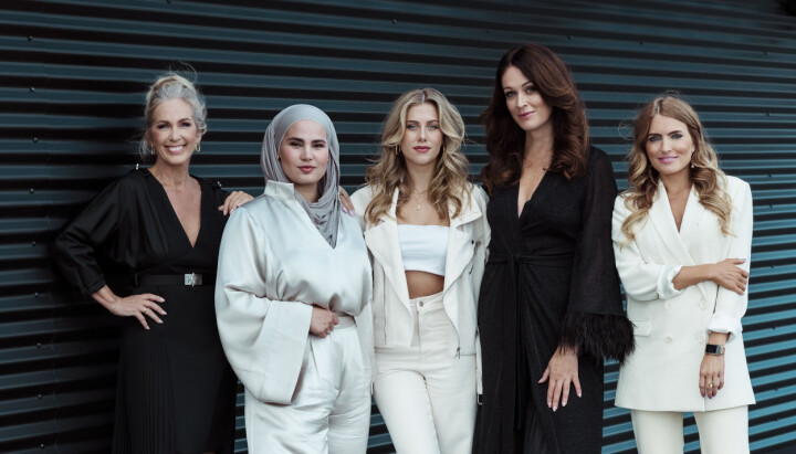 Bilde av Anita Traaseth (fra venstre), Iman Meskini, Leah Behn, Ingeborg Heldal og Isabelle Ringnes, som er alle tilbake i den nye sesongen av Powerwomen Norway på Viaplay.