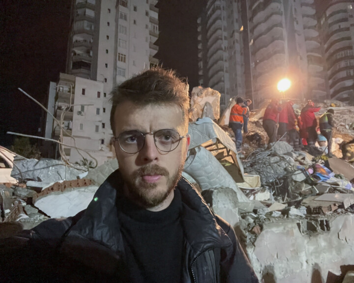 Bilde av VGs Midtøsten-korrespondent Kyrre Lien, som  er på plass i katastrofeområdene i Tyrkia og Syria.