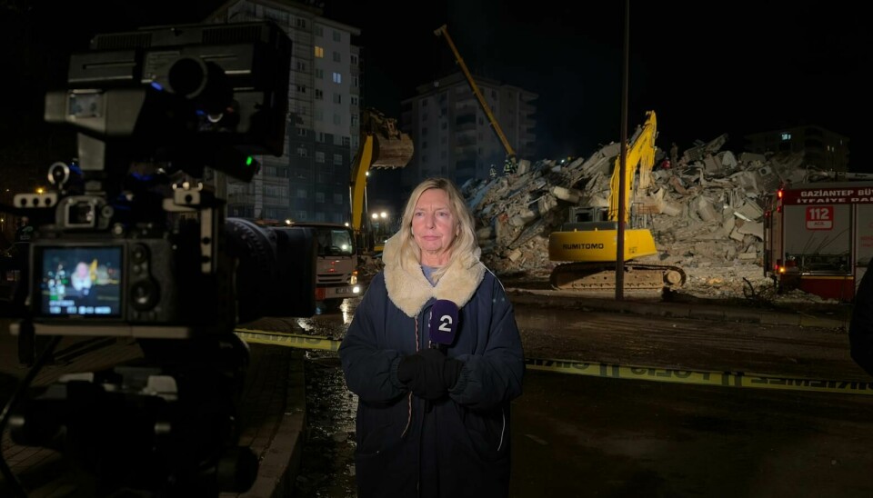 Bilde av TV 2 Nyheter-journalist Elin Sørsdahl er på plass i Tyrkia.