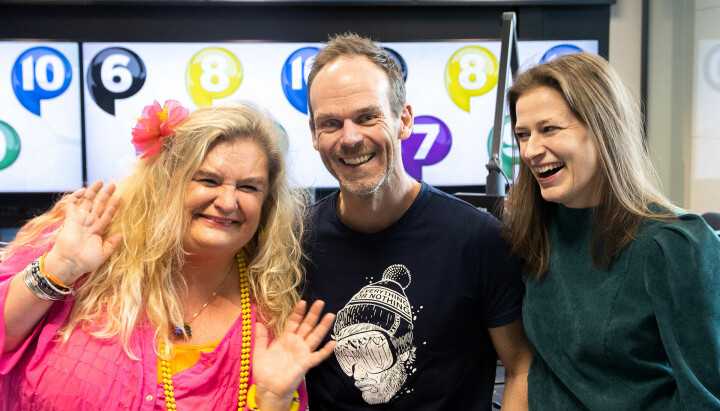 På bildet (fra venstre): P4-programlederne Hilde Skovdahl, Kjetil Hugin og produsent Anna Kappler.