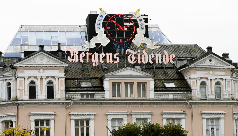 Bergens Tidendes skilt som står ut mot Torgallmenningen.