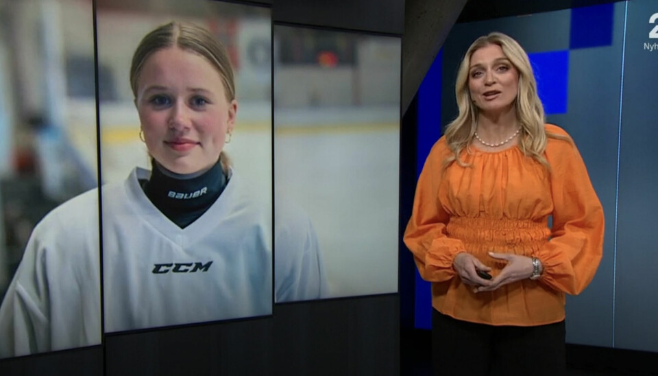 På bildet er programleder Annemarta Giske med hockeyspiller Julianne Kaspara Bates Dahlstrøm i bakgrunnen.