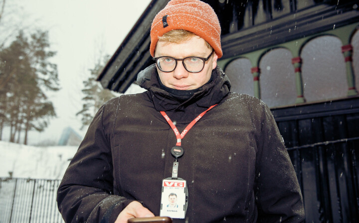 VG-journalist Eirik Røsvik, her fra da han sist brukte høytiden til jobbing, og ventet forfrossen på kongen Holmenkollen kapell 1. juledag 2022. VG journalist Eirik Røsvik, her fra da han sist brukte høytiden til jobbing, og ventet forfrossen på kongen utenfor Holmenkollen kapell 1. juledag 2022.