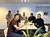 Kollegaer som sitter sammen