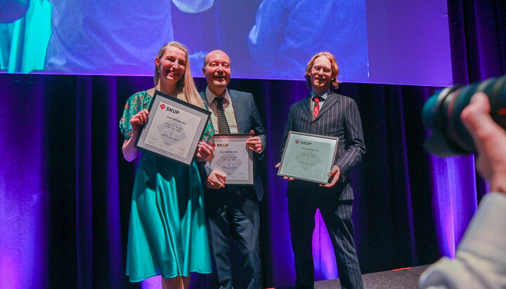 VG-trioen Mona Grivi Norman, Ronny Berg og Ola Haram tok imot SKUP-diplomet. VG-trioen Mona Grivi Norman, Ronny Berg og Ola Haram tok imot SKUP-diplomet.