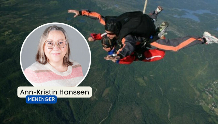 Ann-Kristin Hanssen i fritt fall i tandemhopp i forbindelse med en reportasje om fallskjermhopping i 2009.