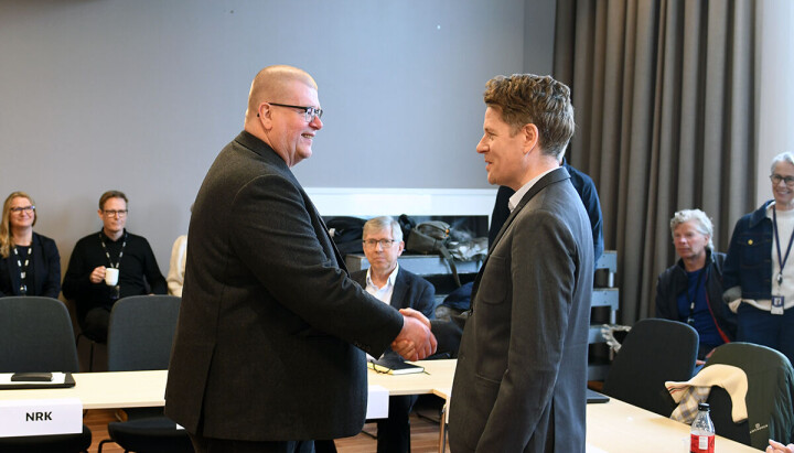 Rolf Johansen overlever kravet til Olav Hypher. Rolf Johansen overlever kravet til Olav Hypher.